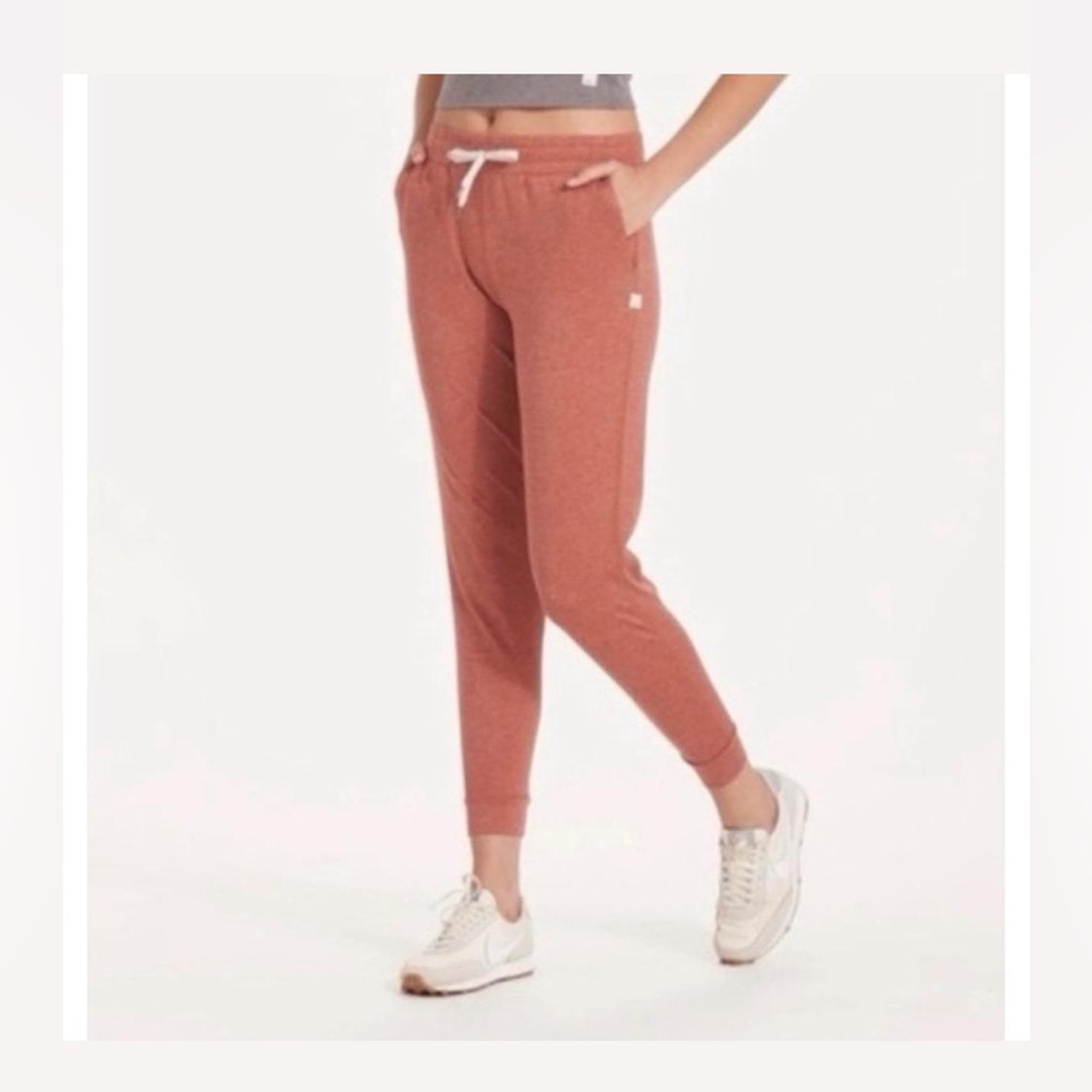 VUORI DAILY HALO JOGGERS SIZE LARGE